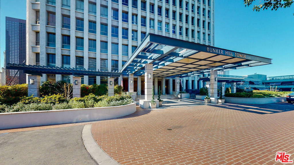 Properties 2 800 W 1st Street 3201