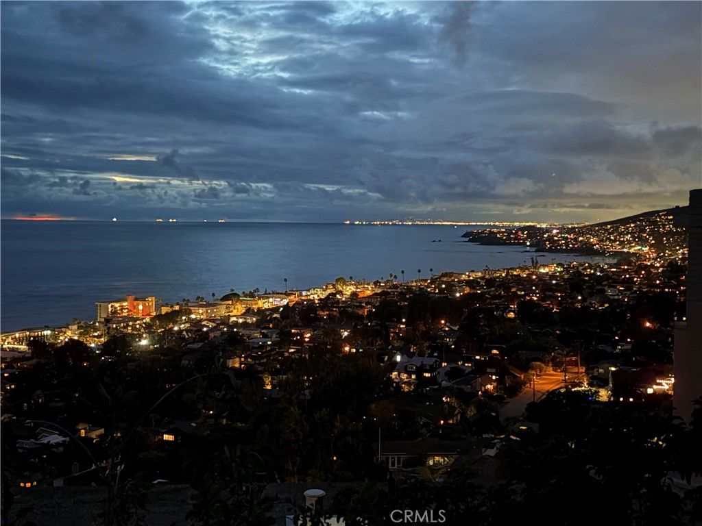 Photo of 2147 Crestview Dr, Laguna Beach, CA 92651 (MLS # LG26095065)