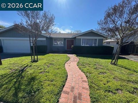 Photo of 4130 Storey Ln Ln, Concord, CA 94518 (MLS # 41126919)