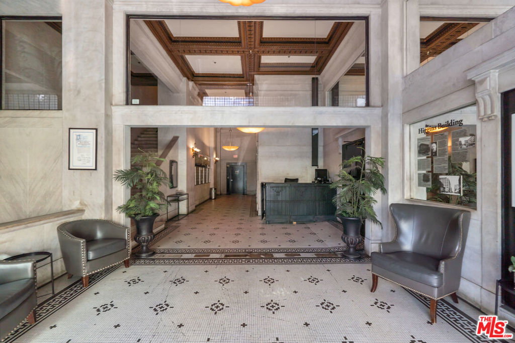 108 W 2nd Street 711