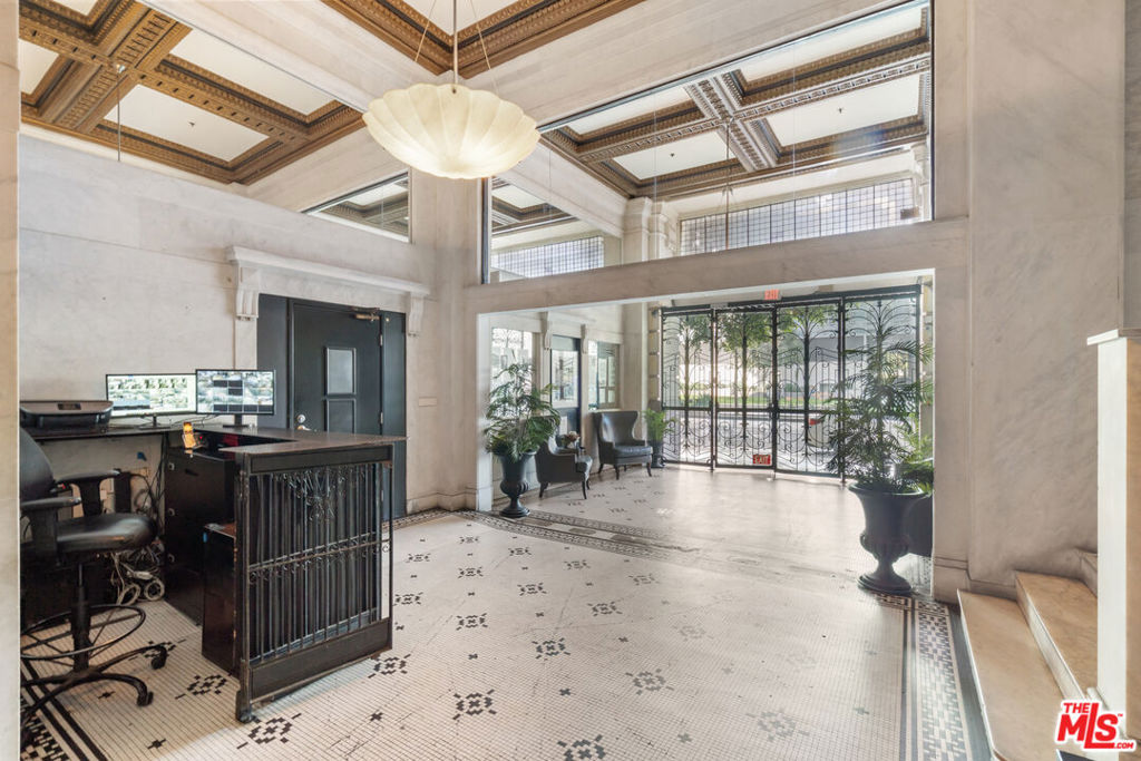 108 W 2nd Street 711