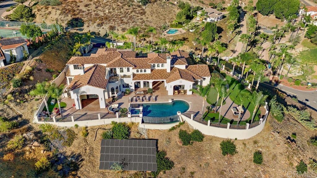 2424 Cerro Sereno