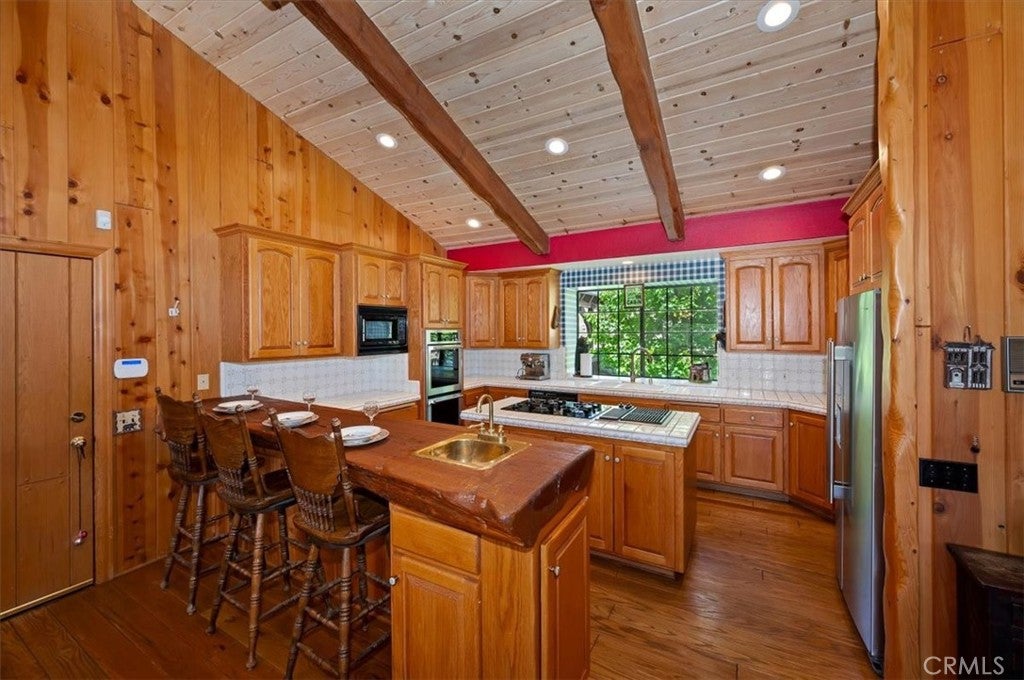 27487 Matterhorn Dr, Lake Arrowhead, CA, 92352, USA, 5 Bedrooms Bedrooms, ,5 BathroomsBathrooms,Residential,Active,27487 Matterhorn Dr,IG26112741
