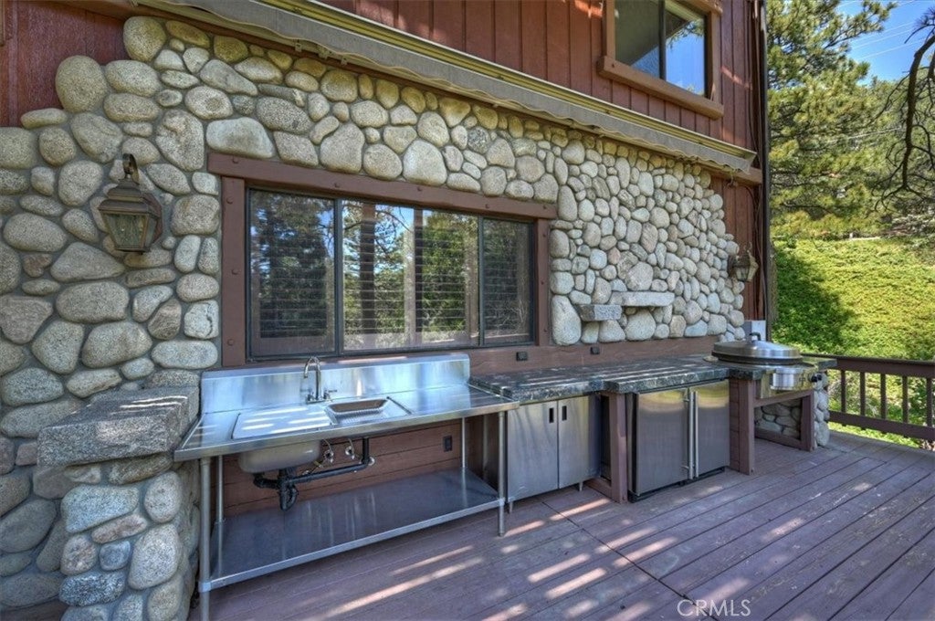 27487 Matterhorn Dr, Lake Arrowhead, CA, 92352, USA, 5 Bedrooms Bedrooms, ,5 BathroomsBathrooms,Residential,Active,27487 Matterhorn Dr,IG26112741