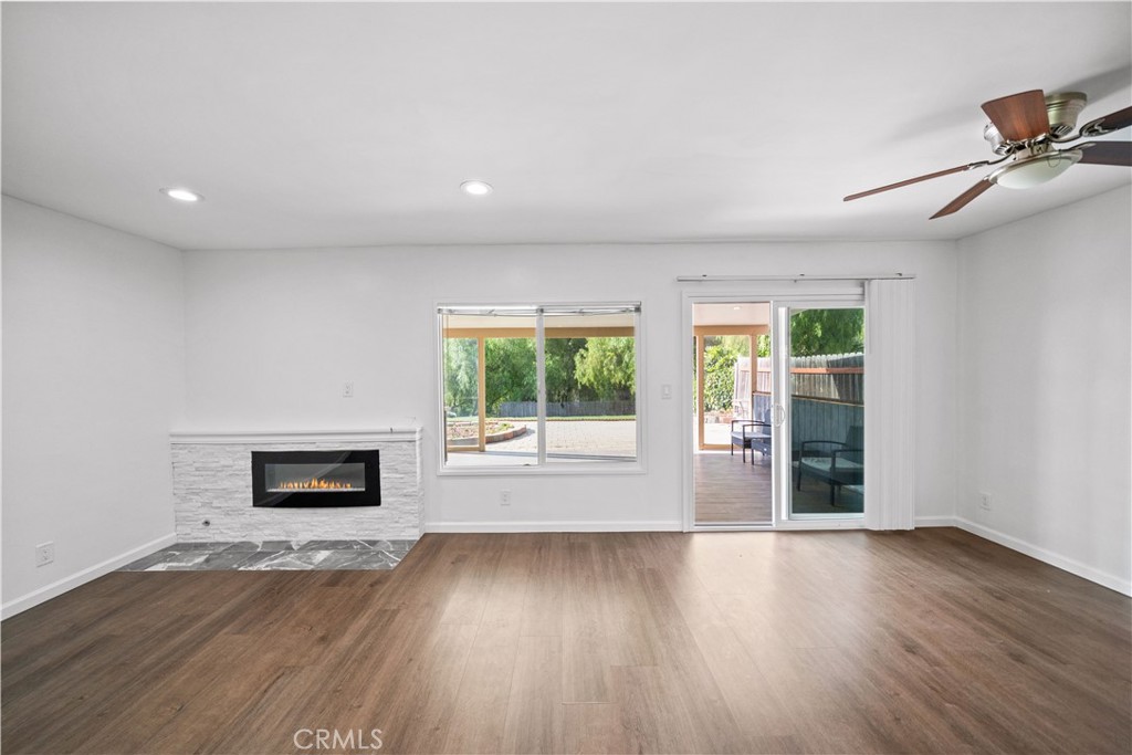 3527 Terrace Dr