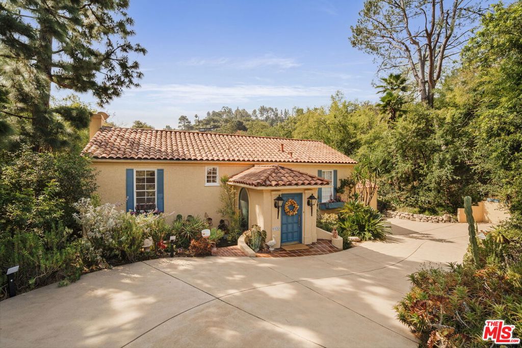 1100 Pine Oak Lane