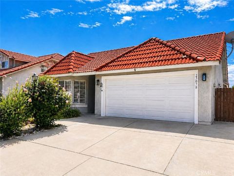 Photo of 23078 Canyon Hills Drive, Corona, CA 92883 (MLS # IV26093043)