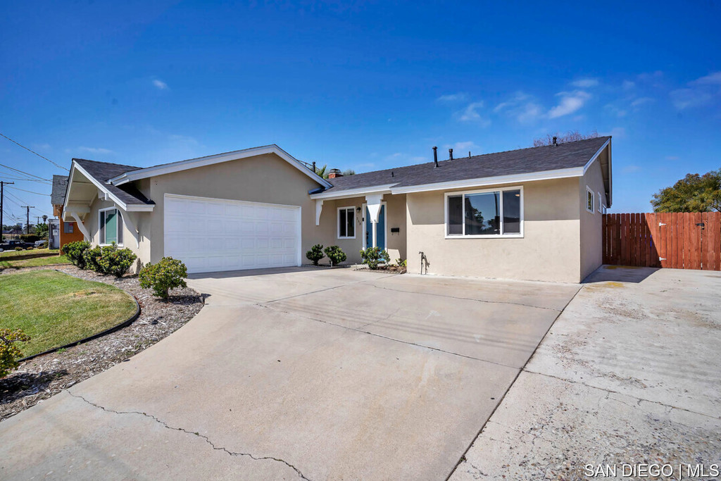 368 Los Reyes DR