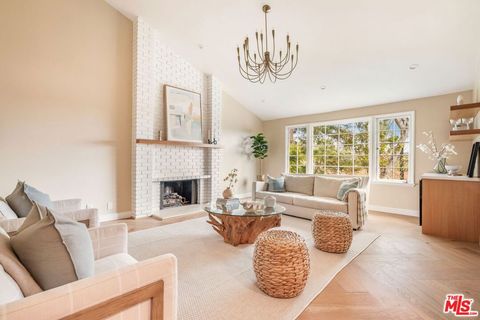17481 Tramonto Drive Pacific Palisades CA 90272