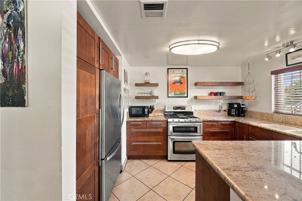 1545 W Jefferson