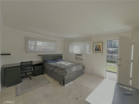 Photo of 5255 Denny Ave Ave, North Hollywood, CA 91601 (MLS # SR25281616)