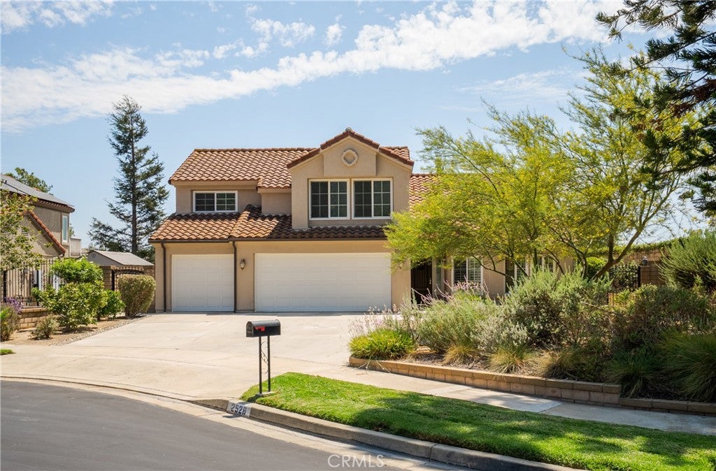 2528 Sloan DR