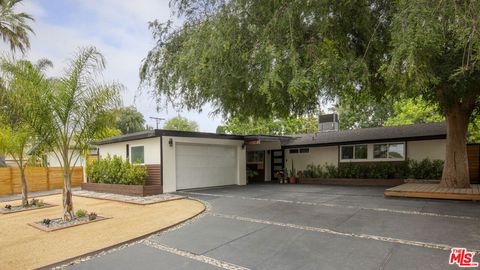 6504 Rhea Avenue Reseda CA 91335