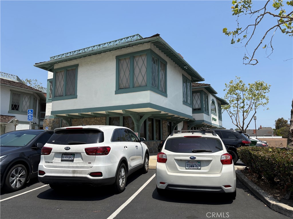 610 Pacific Coast Highway 205