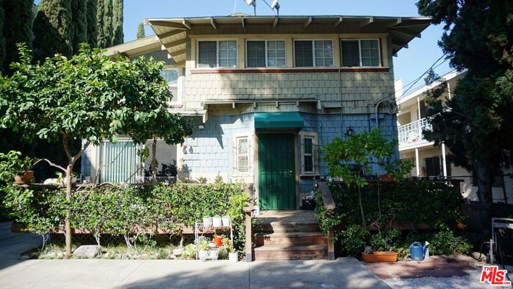 854 S Ardmore Avenue