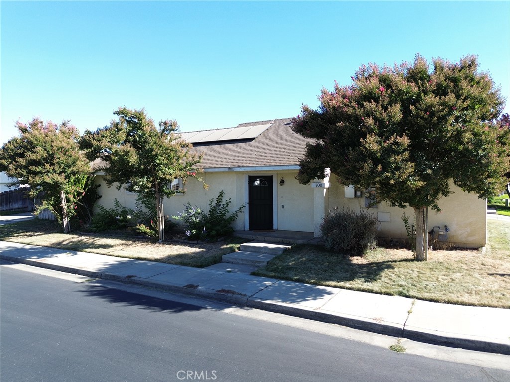 This 3-bedroom, 2-bath home is a fantastic opportunity to build equity and add your personal touch. Located on a desirable corner lot in a beautiful gated community, this home offers a spacious open floor plan that's full of potential. Enjoy the bright and airy layout, ideal for everyday living and entertaining. The backyard features a great space for barbecues and outdoor gatherings—just waiting for your creative vision. Plus, with solar panels already installed, you'll enjoy energy savings from day one. While the home could use some updates, it's the perfect canvas for buyers looking to customize their space and make it truly their own. Whether you're handy or planning to take it one project at a time, this is a solid investment in a great location.
Square footage figures are provided as a courtesy estimate only and were obtained from Tax Record Data. Buyer is advised to obtain an independent measurement.