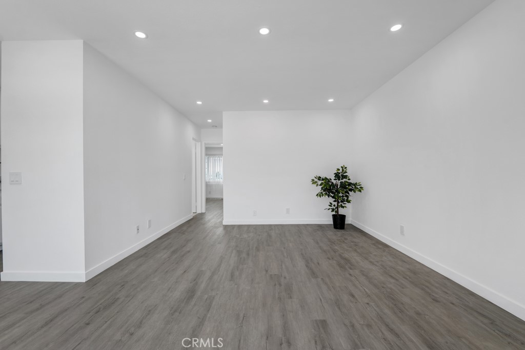 20930 Parthenia Street 206