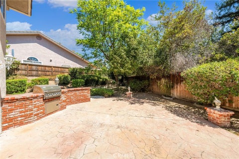 Tiny photo for 914 Sterling Oaks Court, Oak Park, CA 91377 (MLS # SR26191485)