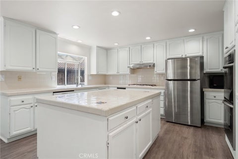 Tiny photo for 914 Sterling Oaks Court, Oak Park, CA 91377 (MLS # SR26191485)