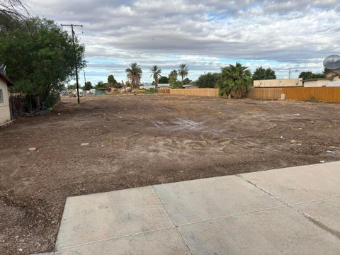 Photo of 0.61 Acres N Solano Avenue, Blythe, CA 92225 (MLS # 219152325DA)