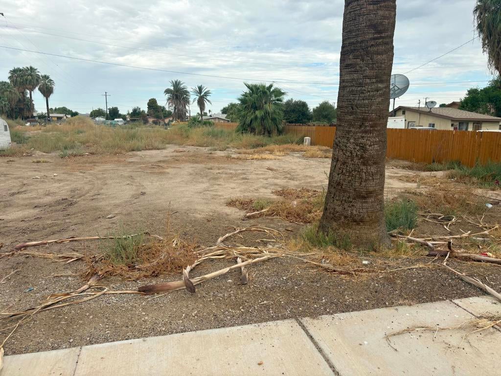 0.61 Acres N Solano Avenue