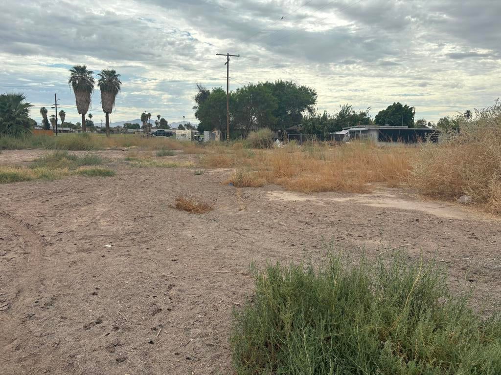 0.61 Acres N Solano Avenue