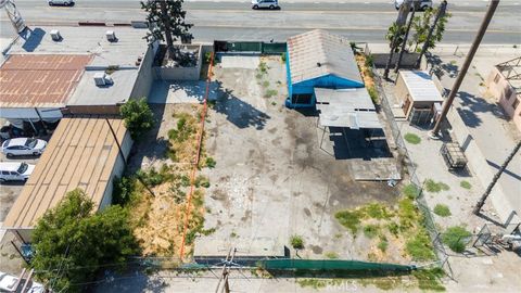 Photo of 859 Inland Center Dr, San Bernardino, CA 92408 (MLS # CV26012541)