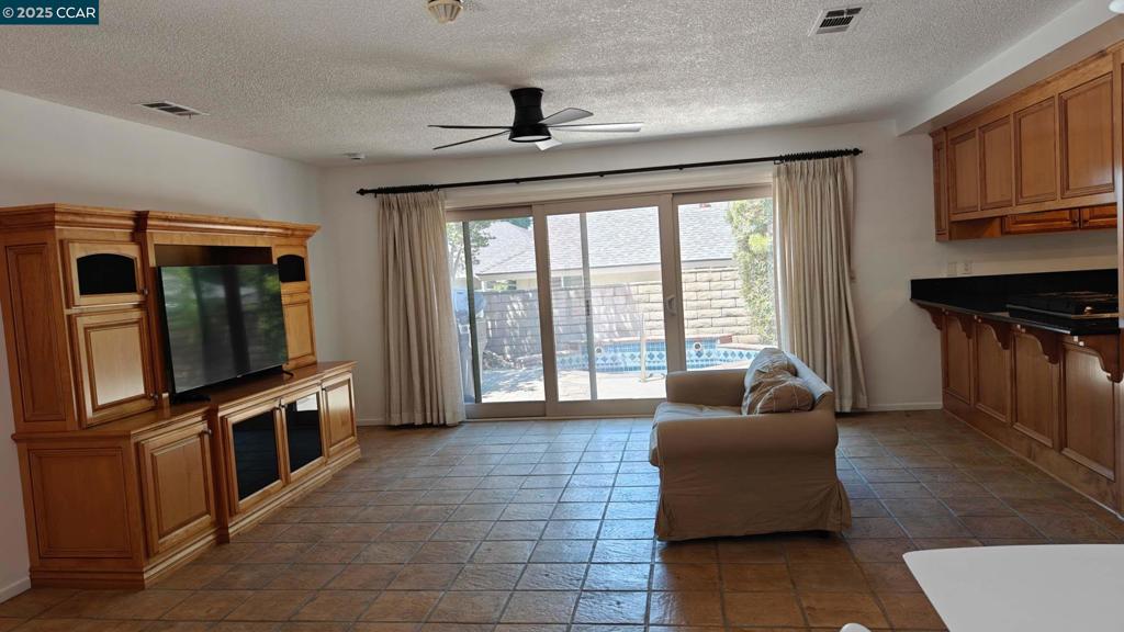 1023 Le Conte Dr