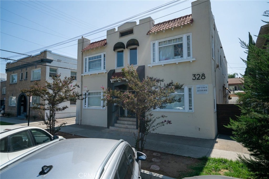 328 W 8th Street
