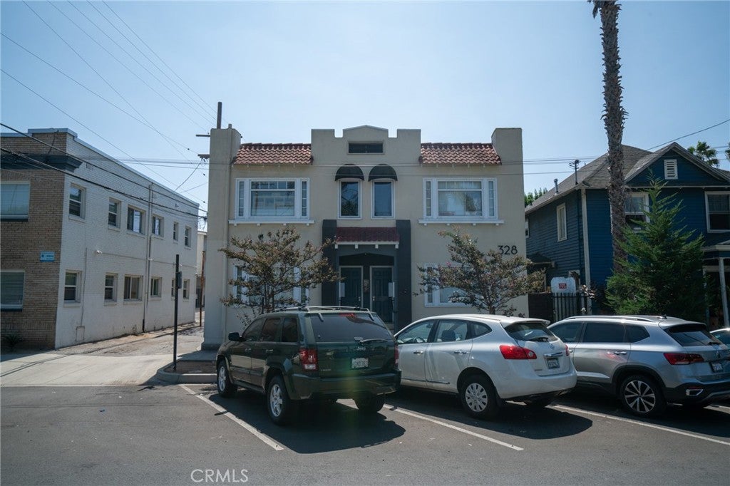 328 W 8th Street