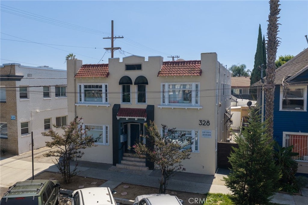 328 W 8th Street