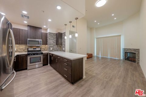 Photo of 124 W Colorado St #105, Glendale, CA 91204 (MLS # 26703285)