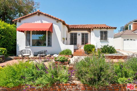 Photo of 10337 Keswick Avenue, Los Angeles, CA 90064 (MLS # 26690659)