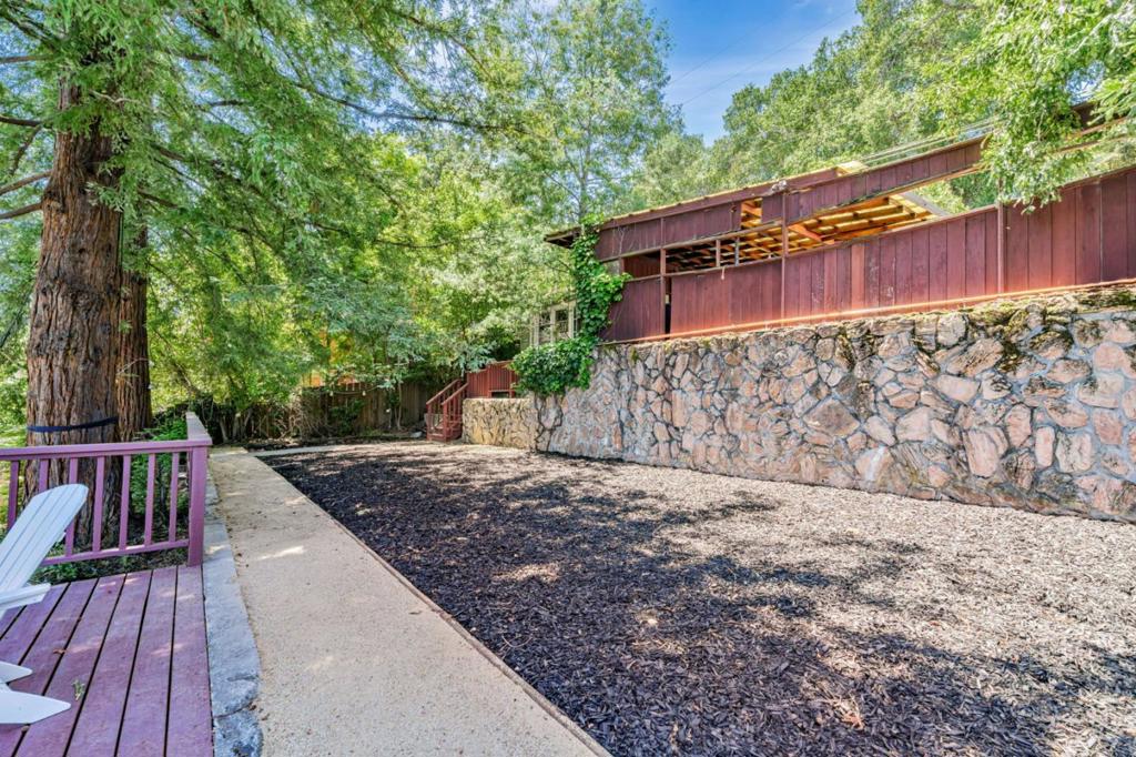 514 Live Oak Lane