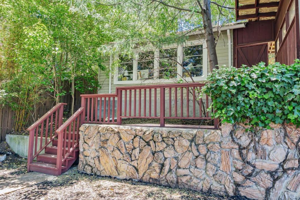 514 Live Oak Lane