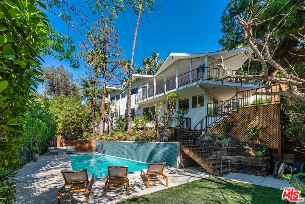 Photo of 7229 Senalda Road, Los Angeles, CA 90068 (MLS # 25539209)