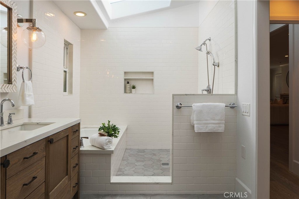 433 Seaward, Corona Del Mar CA 92625 - Photo 17