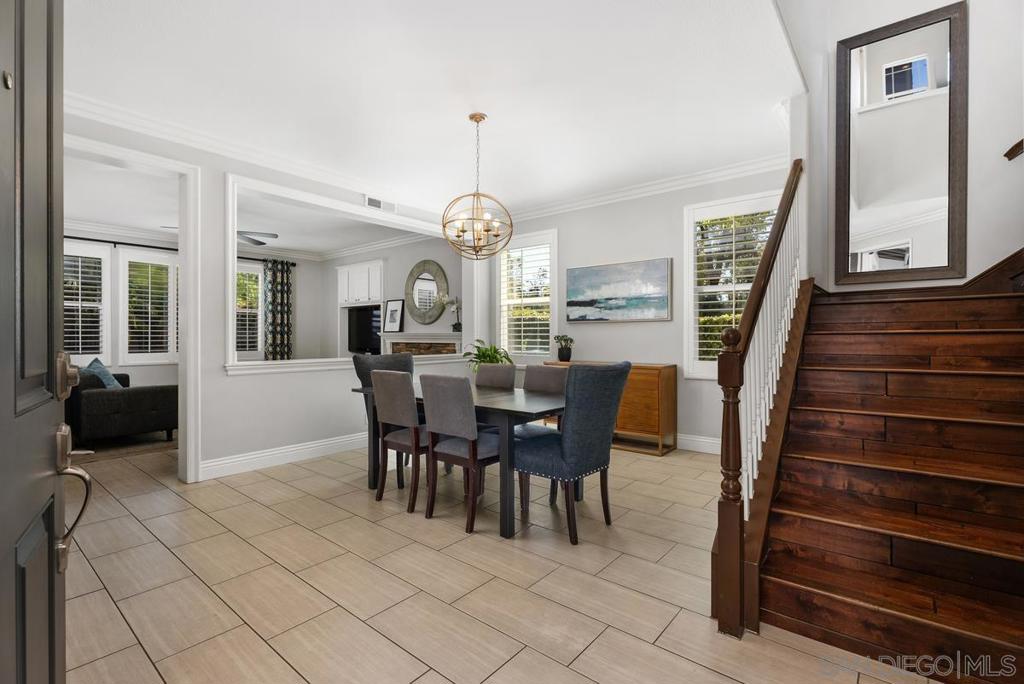 6 Reston Way