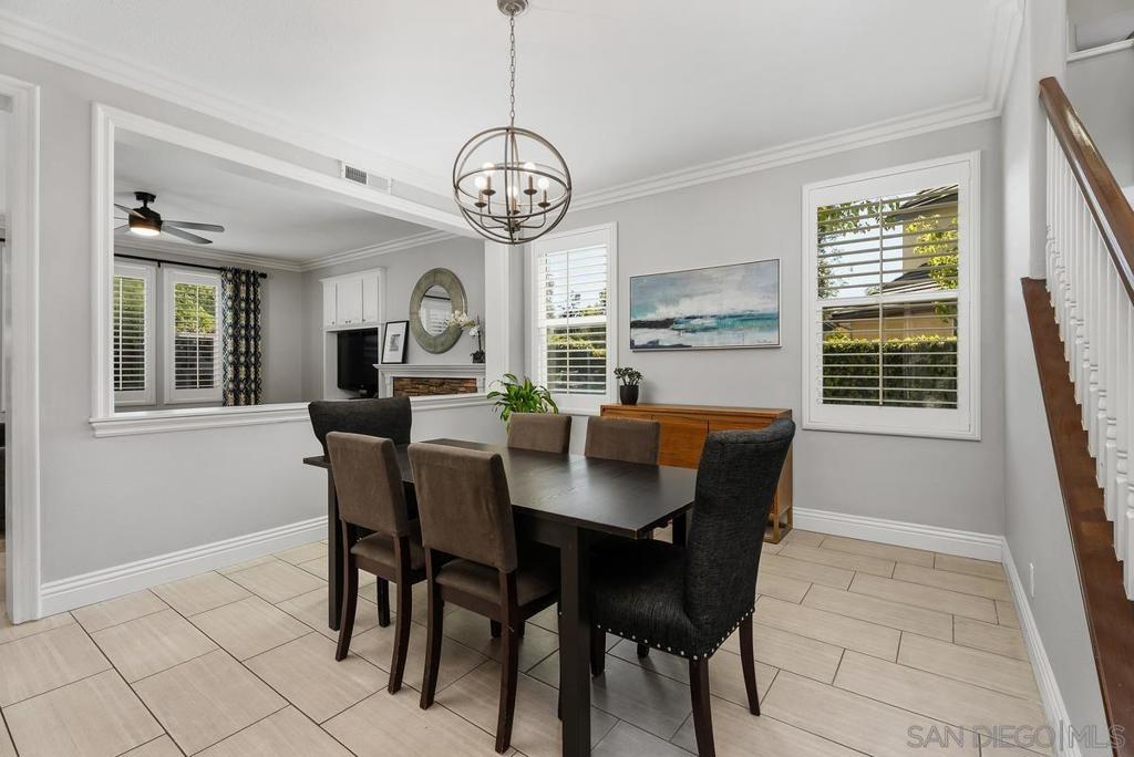 6 Reston Way