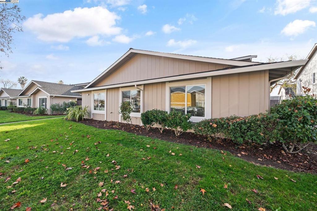 352 San Petra Court 1