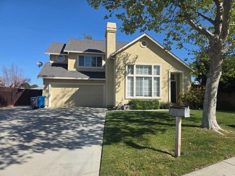Photo of 820 C Street, Hollister, CA 95023 (MLS # ML82039062)