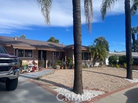 1380 Teakwood Hemet CA 92543