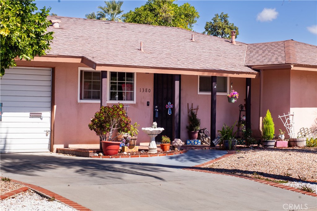 Photo 1 of 23 — 1380 Teakwood, Hemet, CA 92543