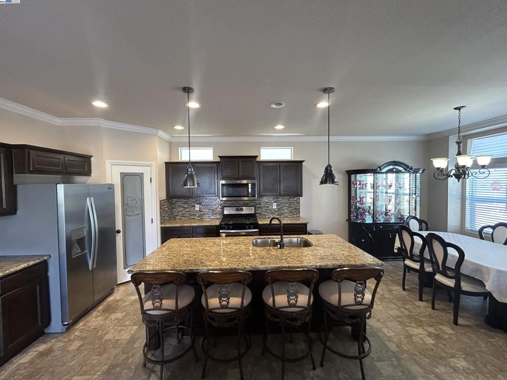 1200 W Winton Ave