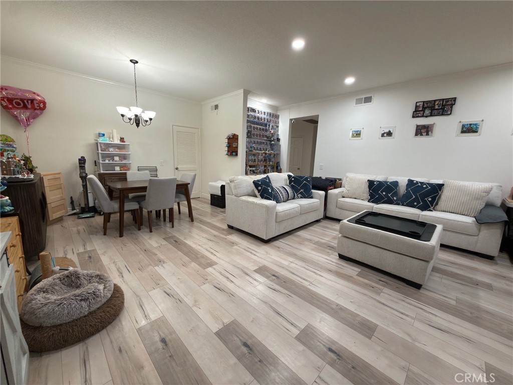 13214 Moorpark Street 108