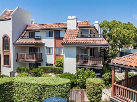 6322 Riviera Cir. Long Beach CA 90815