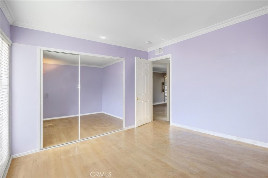 8561 La Salle 53
