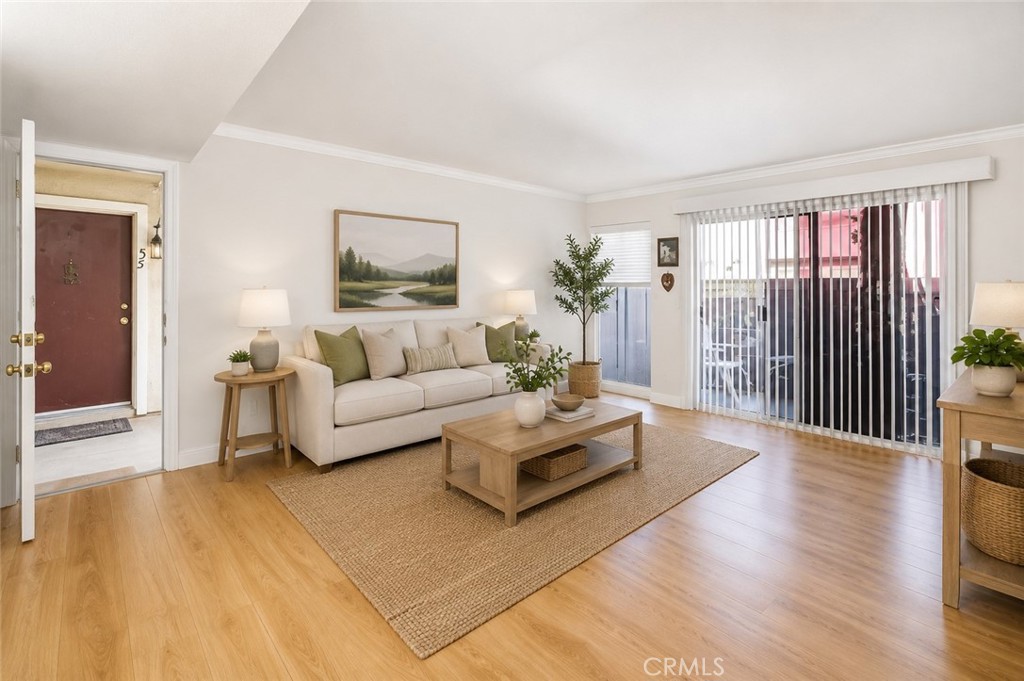 8561 La Salle 53