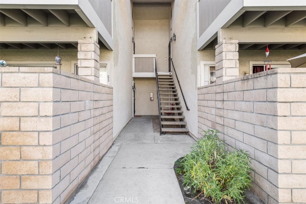 8561 La Salle 53