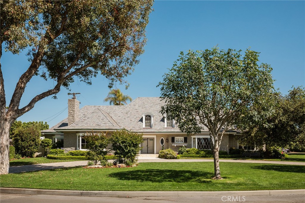 4294 Country Club Drive